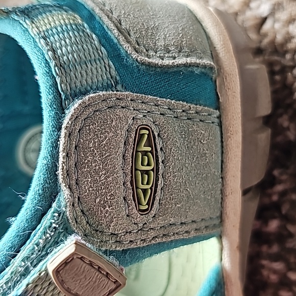 Keen sz 9 [toddler] green & blue waterproof sandals - Picture 4 of 9